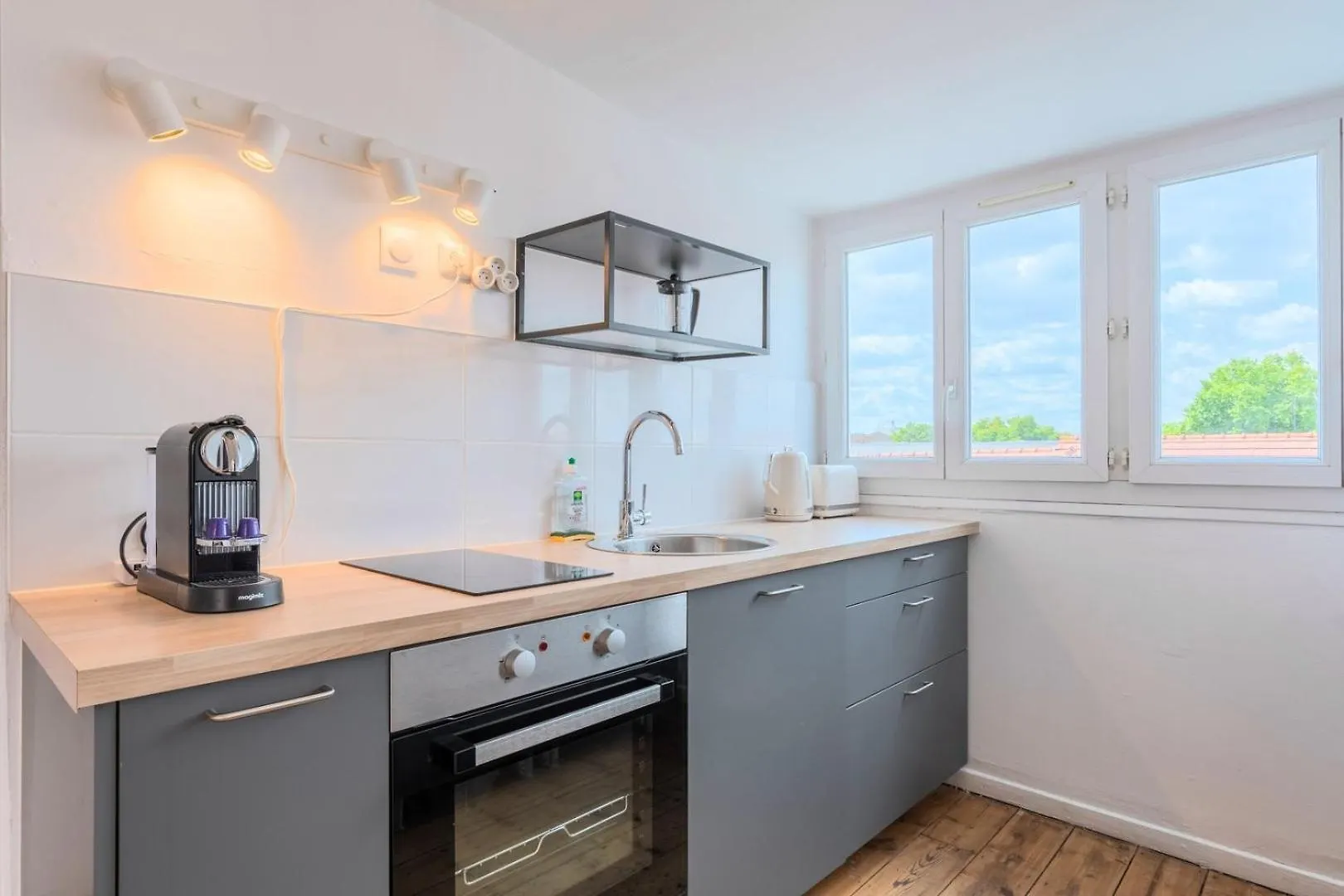 Bright One Bedroom Next To Wazemmes Market Lille France